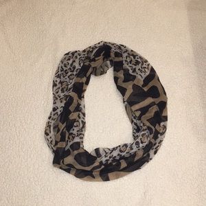 ✨ 3/$12 Infinity scarf✨